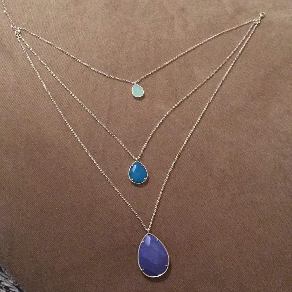 Isabel 3 strands Tear drop Stone necklace Cute!